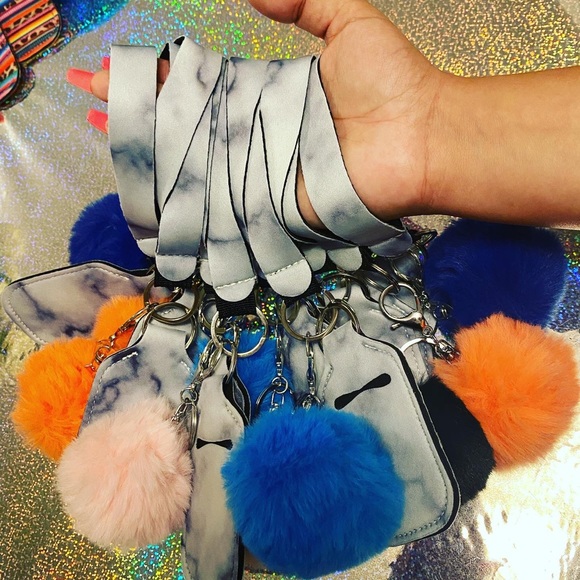 Wristlet Hand Sanitizer Keychain✨ - Picture 4 of 7